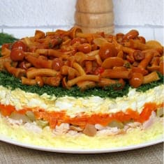 Салат Грибная поляна с маринованными опятами