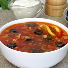 Солянка сборная мясная с копченостями