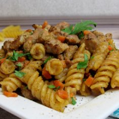 Макароны с мясом и овощами