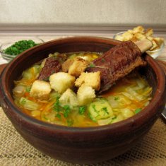 Гороховый суп с копчеными ребрышками
