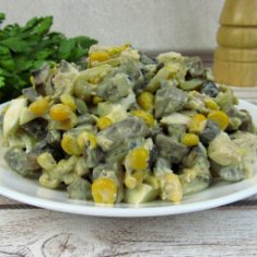 Салат с курицей и грибами