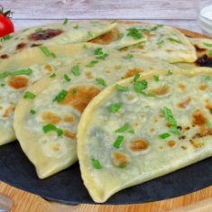 Кутабы с зеленью и сыром