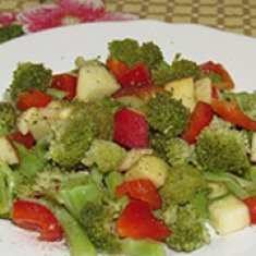 Салат с брокколи яблоками и сладким перцем