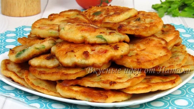 Ленивые пирожки с колбасой и сыром