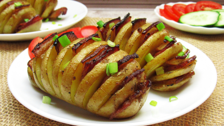 Картофель запеченный с беконом